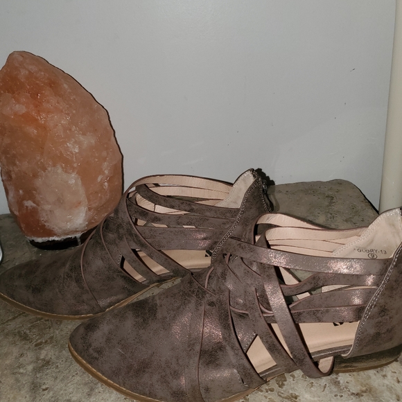 Gorgeous Booties - Picture 7 of 7